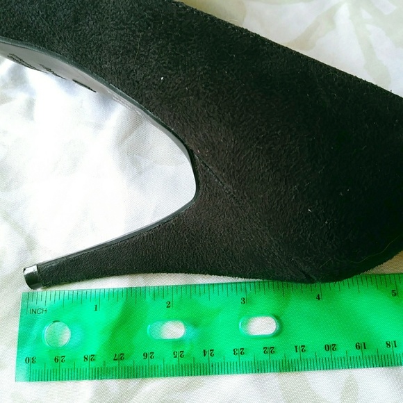 FIONI 7W Black Suede Pumps - Picture 4 of 4